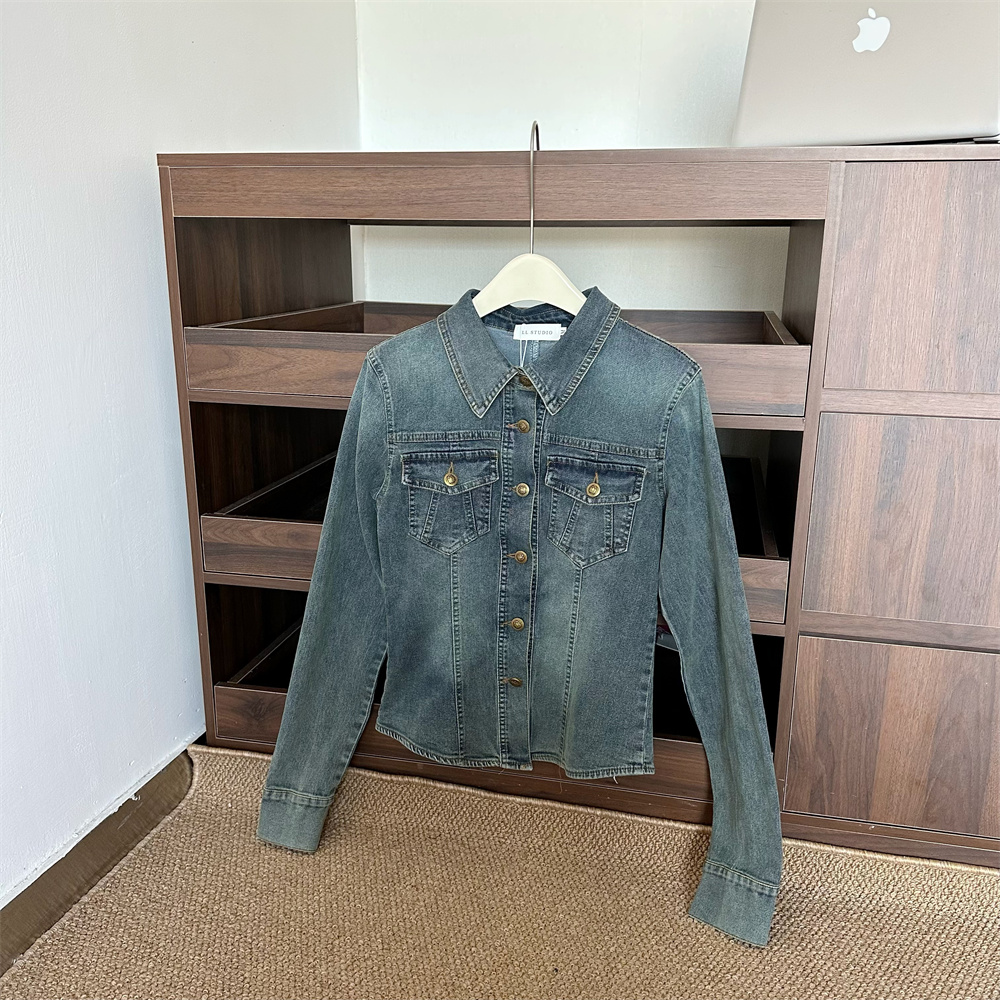 american-retro-blue-denim-shirt-with-polo-collar-for-women_2 American Retro Blue Denim Shirt with Polo Collar for Women