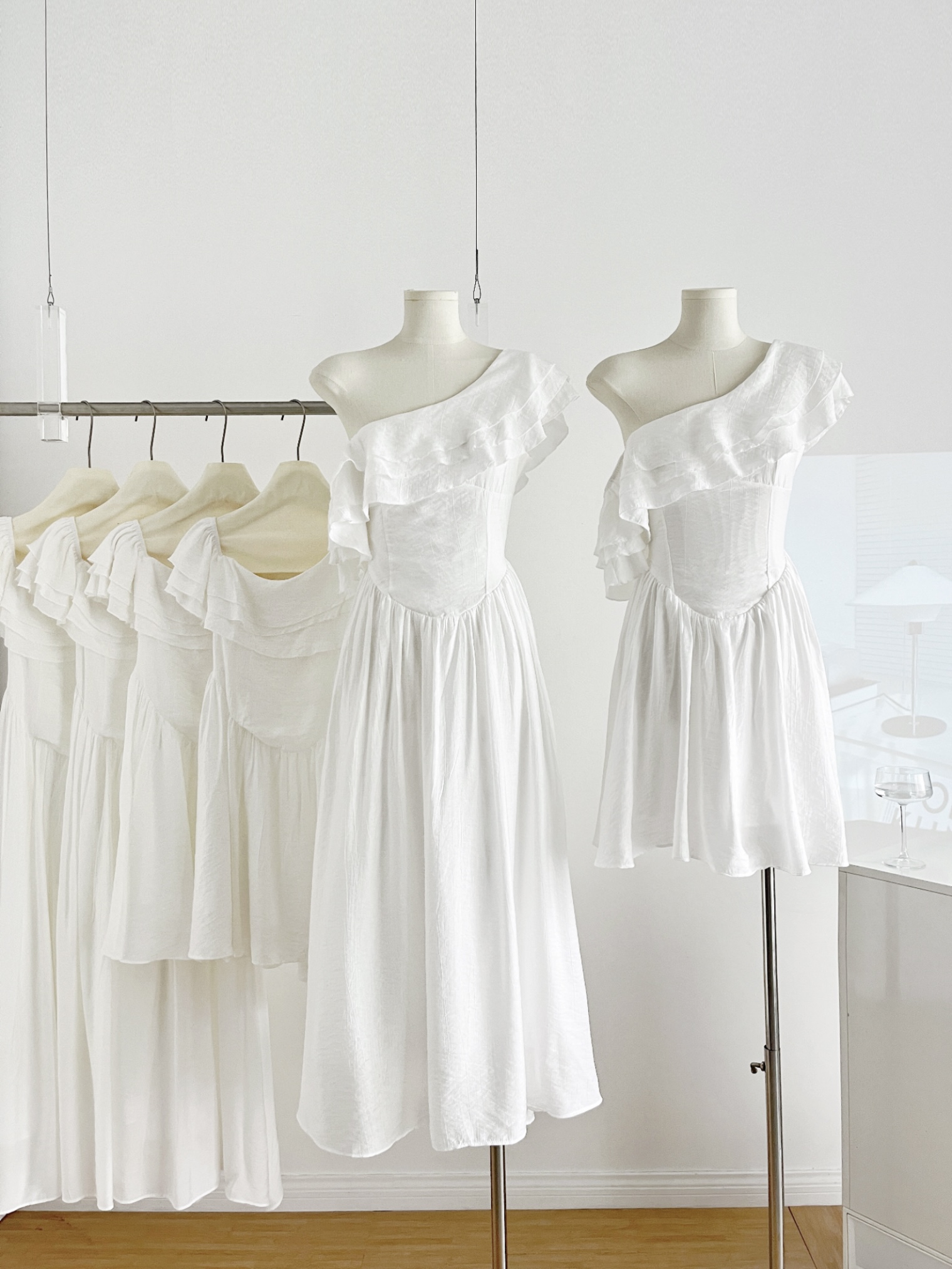 high-gloss-french-style-one-shoulder-ruffle-white-dress-slimming-birthday-dress High-Gloss French Style One-Shoulder Ruffle White Dress Slimming Birthday Dress