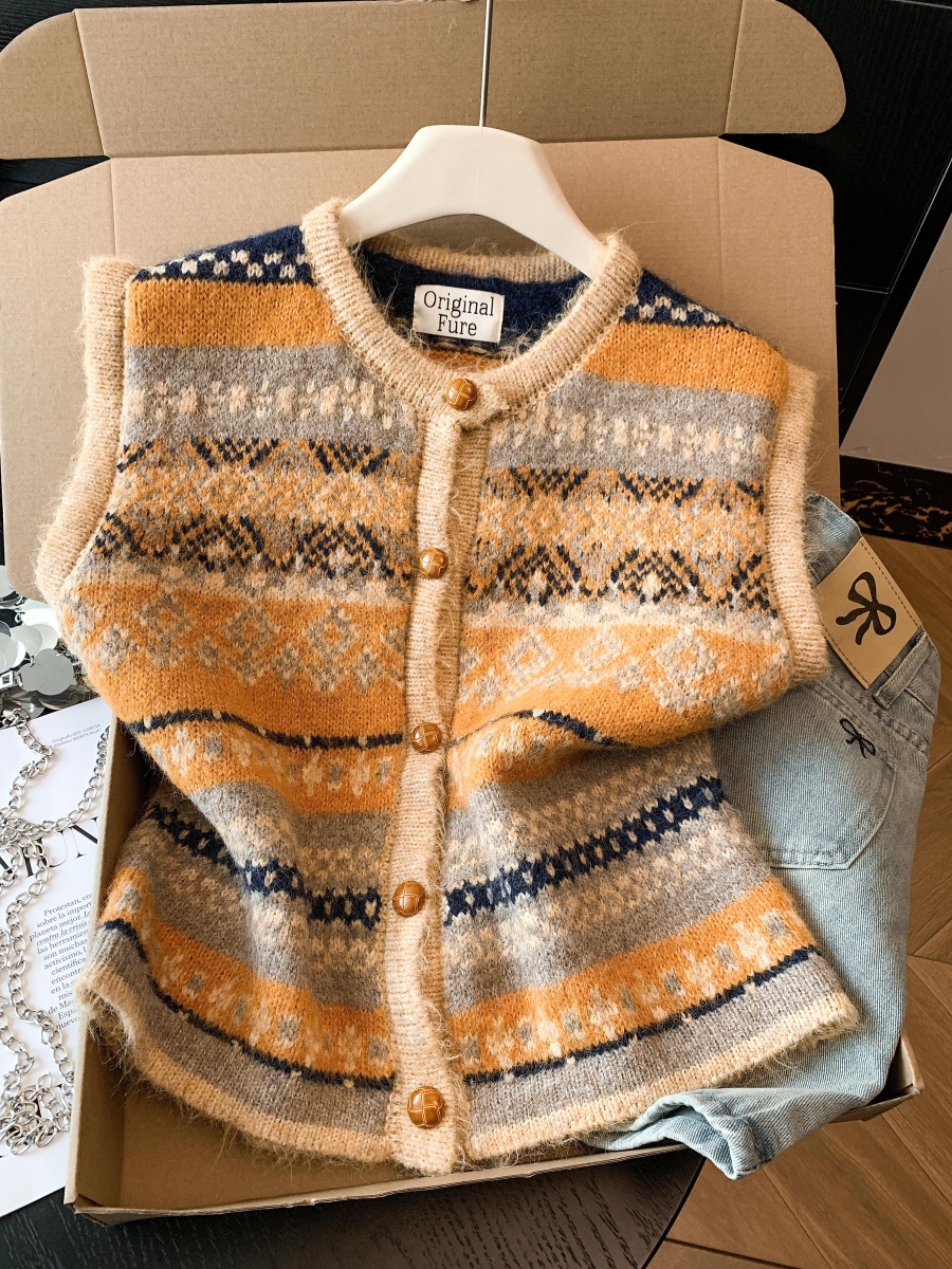 Korean Retro Fair Isle Knit Vest for Women Autumn Layering Sleeveless Cardigan