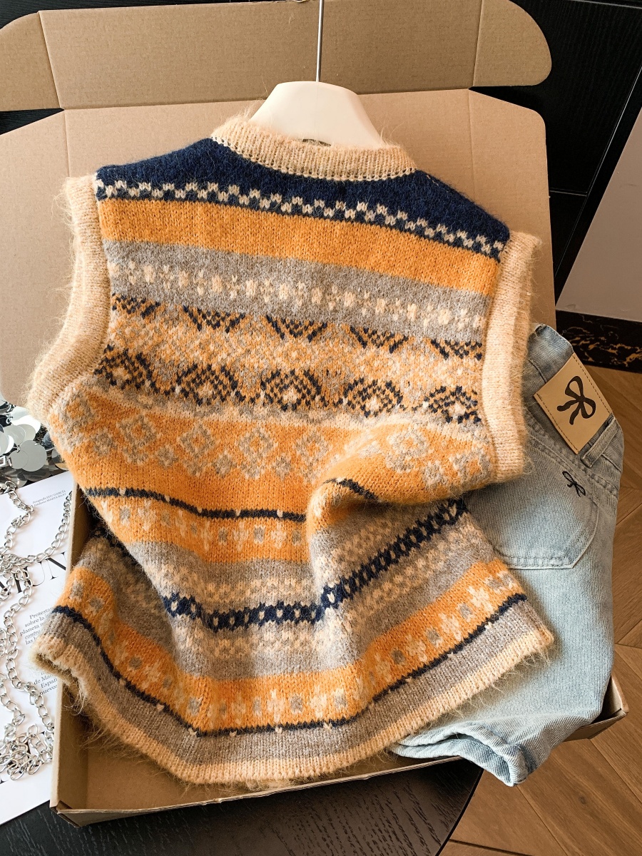 Korean Retro Fair Isle Knit Vest for Women Autumn Layering Sleeveless Cardigan