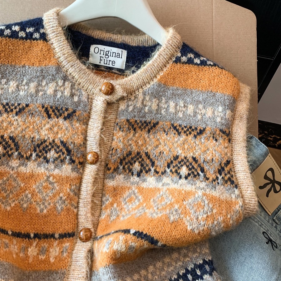 Korean Retro Fair Isle Knit Vest for Women Autumn Layering Sleeveless Cardigan