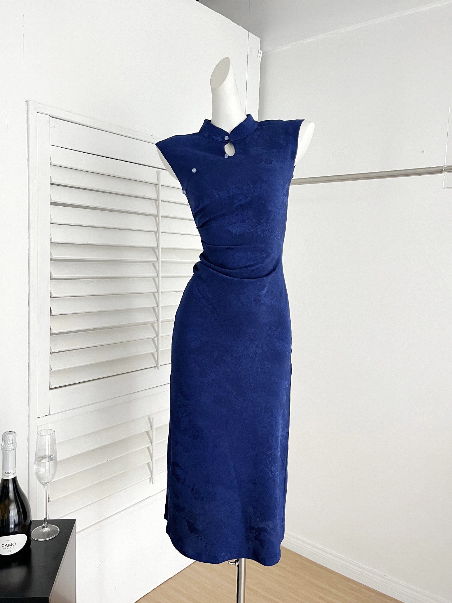 sleeveless-pleated-waist-blue-new-chinese-style-qipao-dress Sleeveless Pleated Waist Blue New Chinese Style Qipao Dress