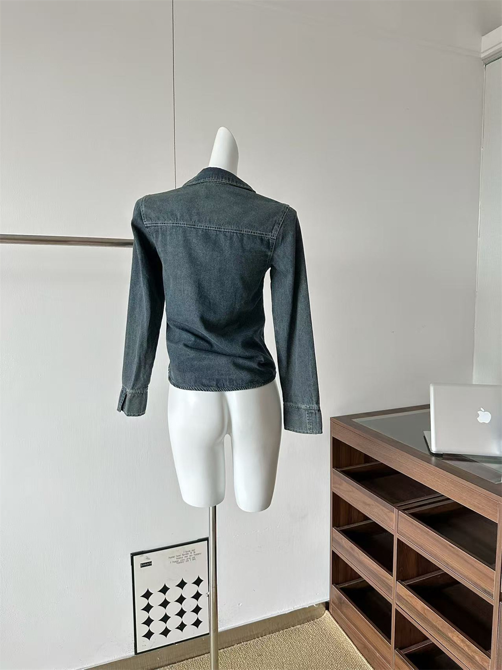 Women's Waist-Cinched Denim Shirt Vintage Style Slimming Long Sleeve Top